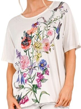Cream floral t-shirt with back hummingbird appliqué
